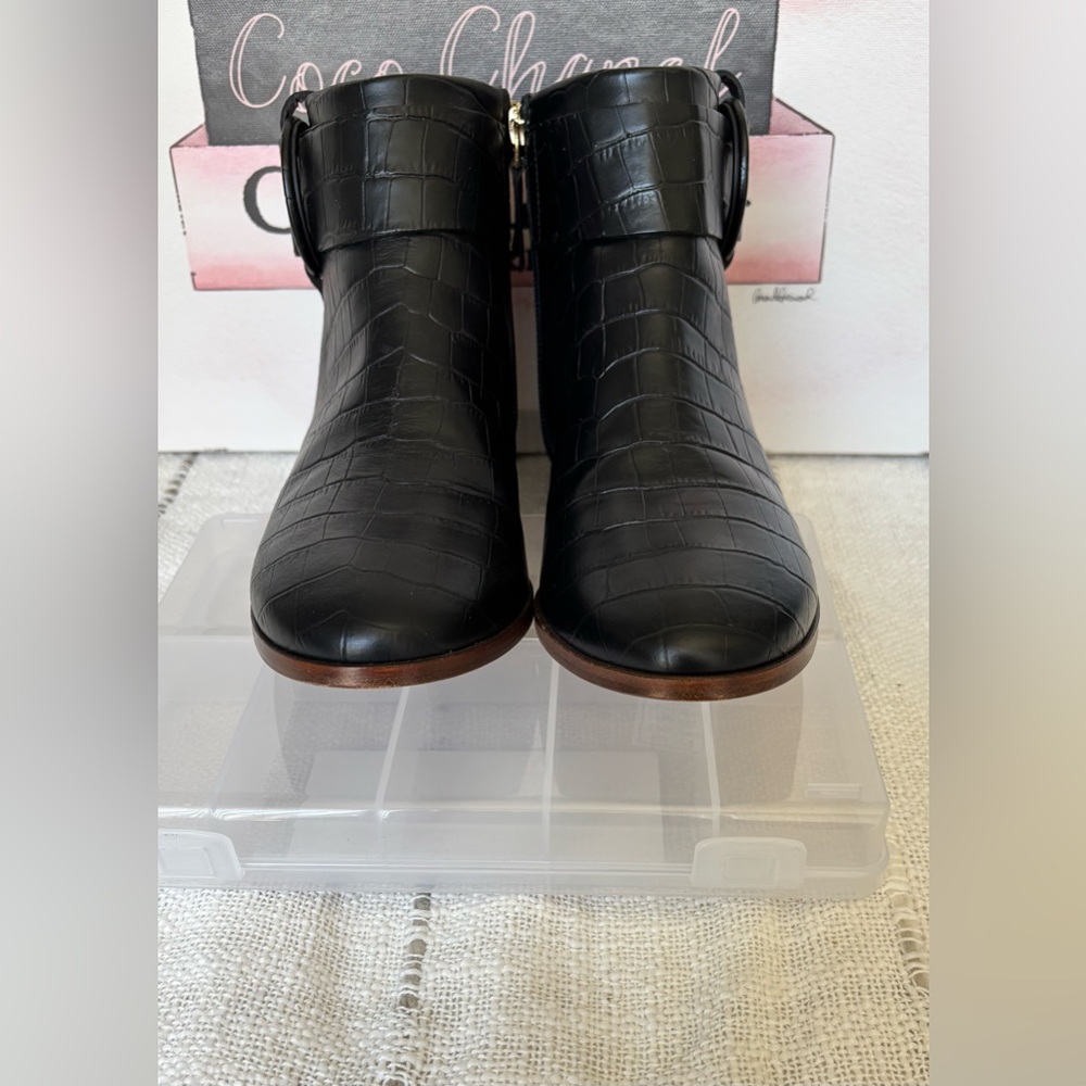 Sezane Sara Low Flat Ankle Booties in Black Croc Embossed Leather FR 37 = 6.5 - Picture 7 of 14
